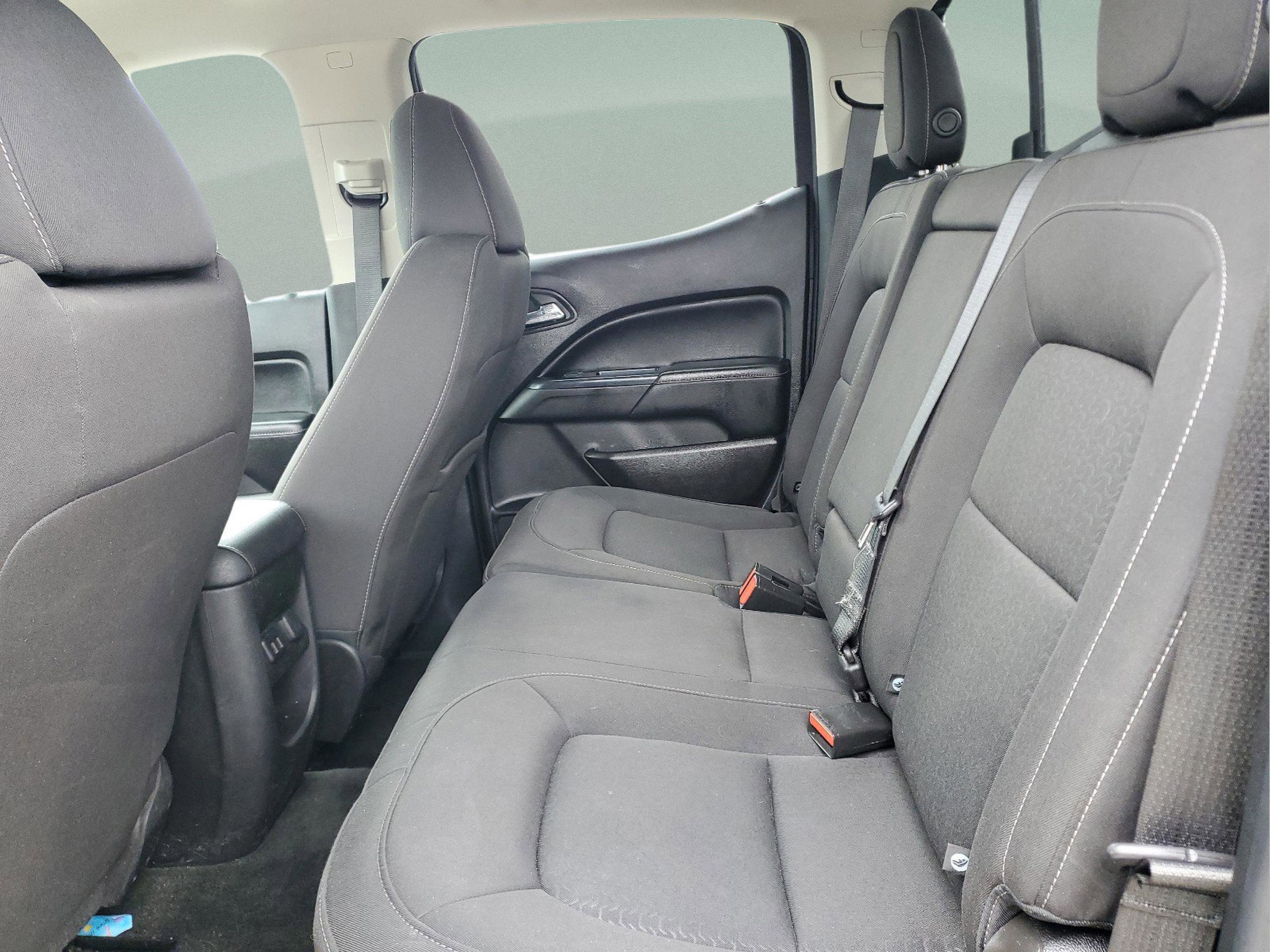 Used 2017 GMC Canyon SLE w/ Nightfall Edition image 6