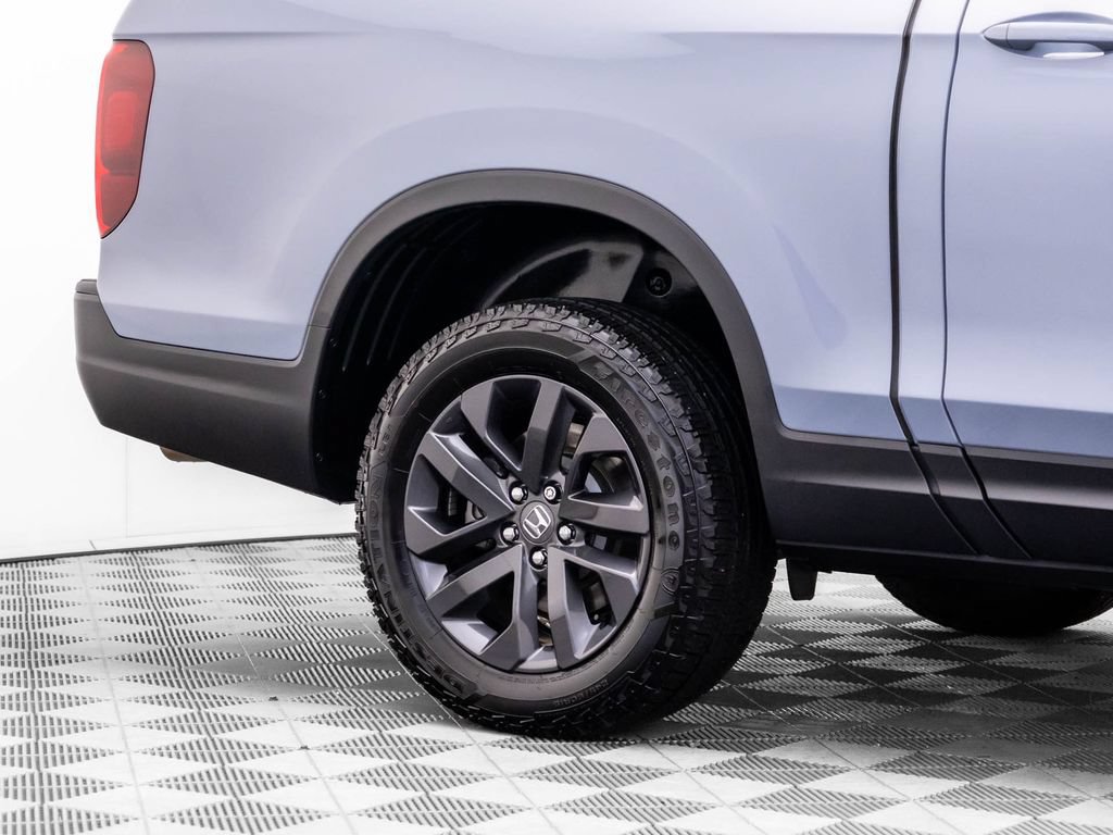 Used 2025 Honda Ridgeline Sport image 32