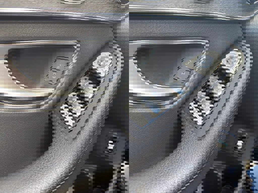 Certified 2022 Mercedes-Benz GLC 300 4MATIC w/ Premium Package Lite image 13