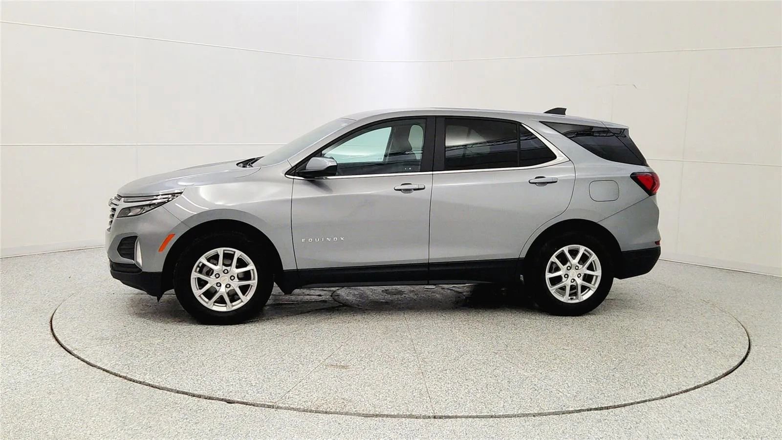 Used 2024 Chevrolet Equinox LT w/ LPO, Floor Liner Package image 4