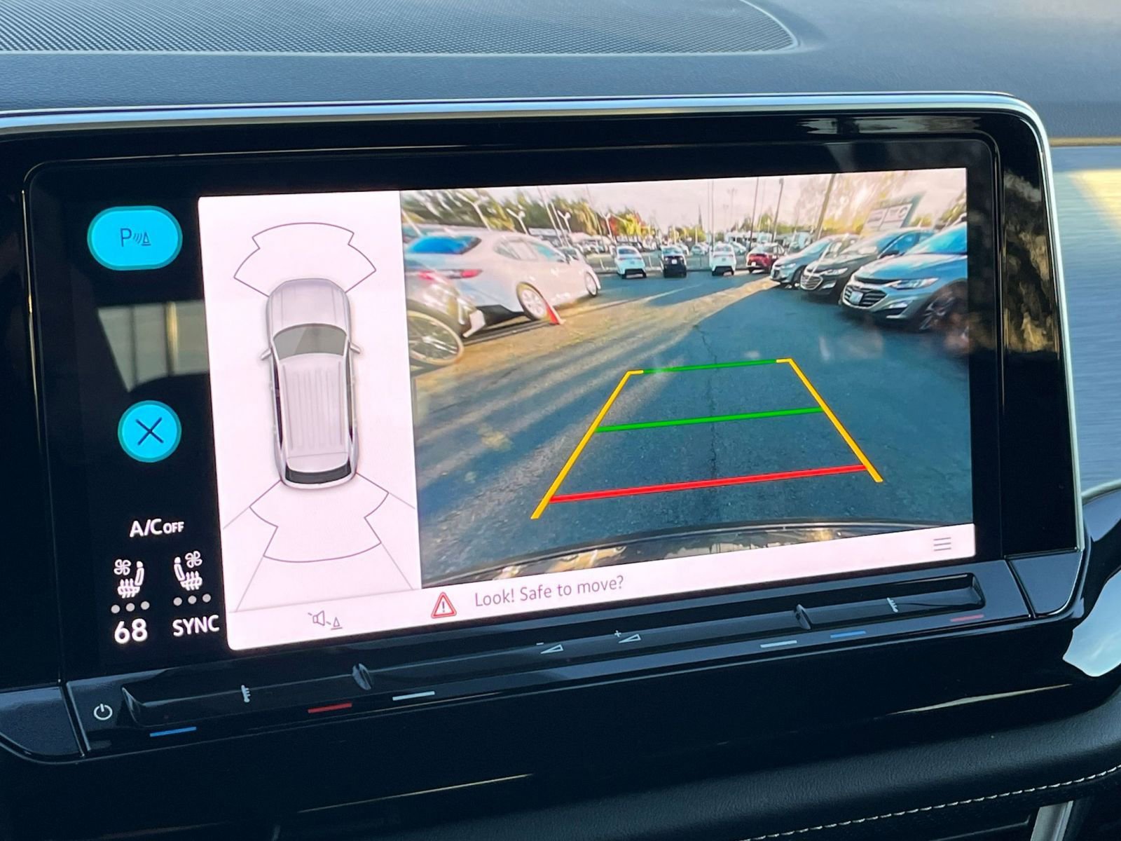 Used 2025 Volkswagen Atlas Cross Sport SE image 17