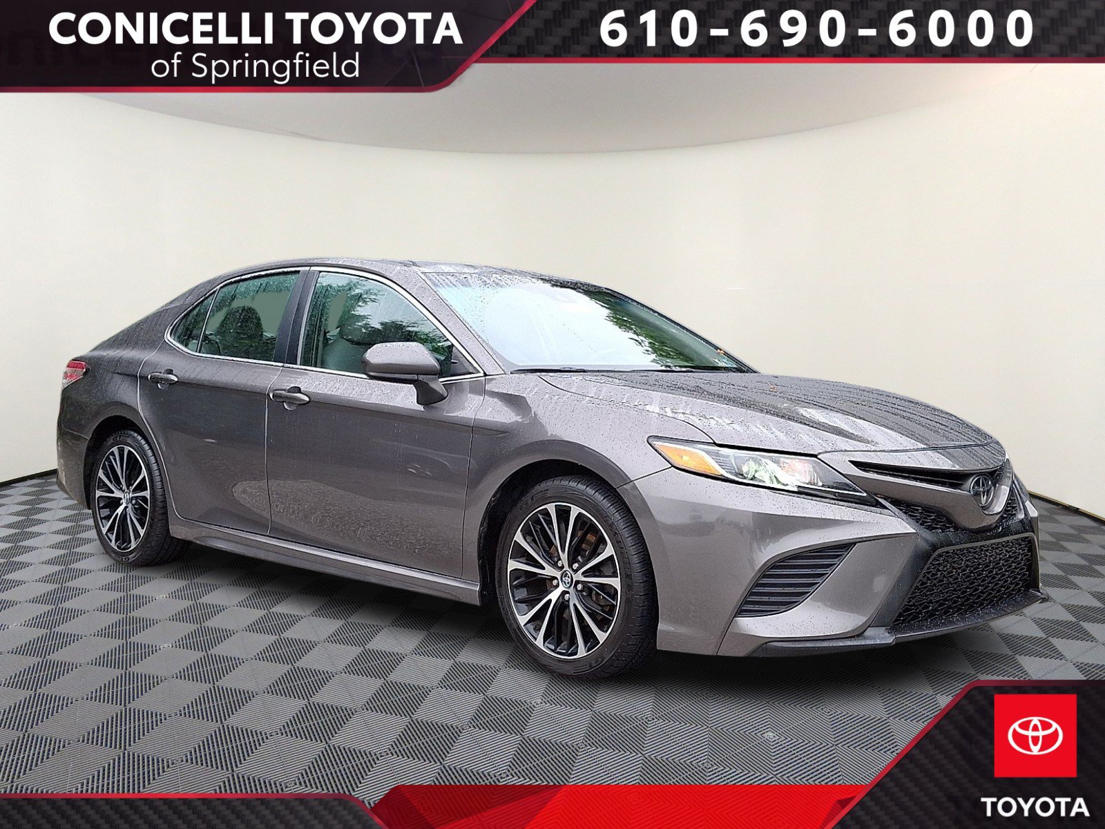 Used 2019 Toyota Camry SE FWD image 1