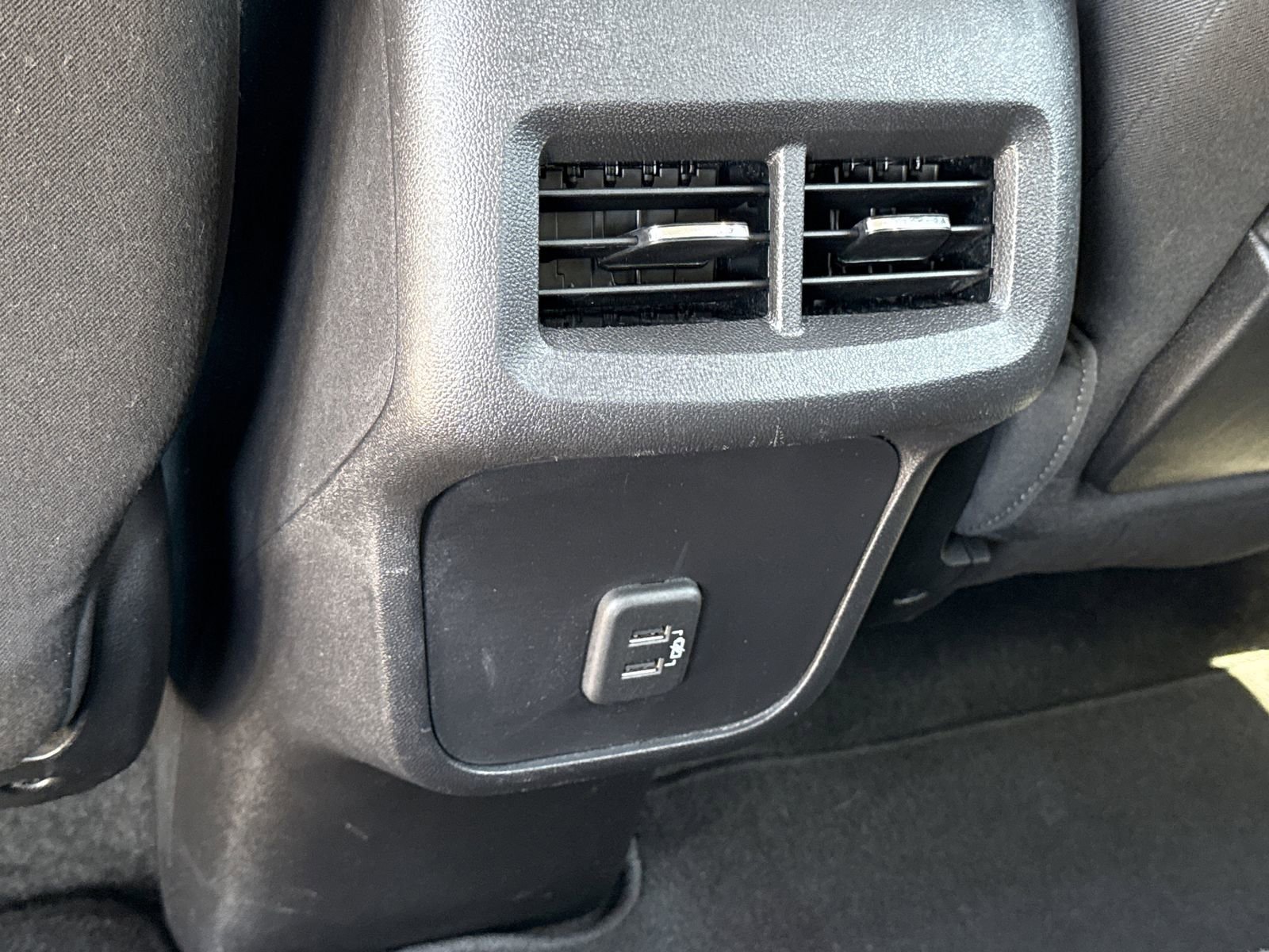 Used 2024 GMC Terrain SLE w/ Driver Convenience Package FWD image 11