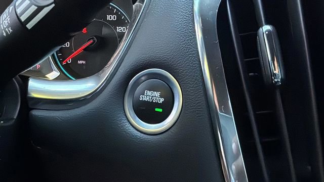 Used 2023 Chevrolet Traverse LT image 30