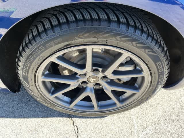 Used 2018 Tesla Model 3 Long Range RWD image 12