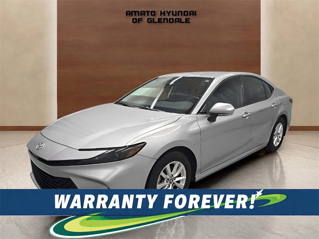 Used 2025 Toyota Camry LE image 1