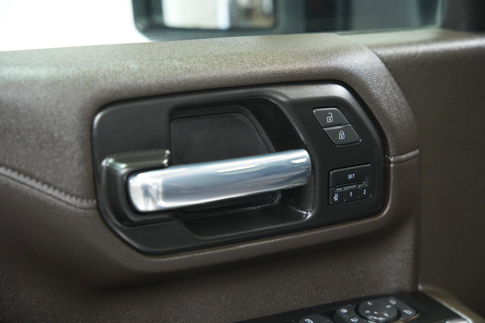 Used 2022 GMC Sierra 3500 Denali w/ Technology Package image 23