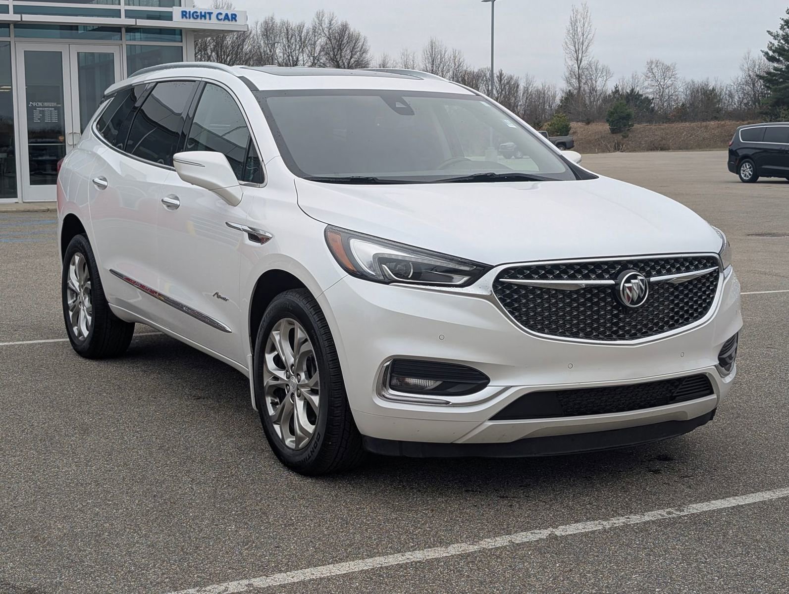 Used 2020 Buick Enclave Avenir w/ Avenir Technology Package AWD/4WD image 3