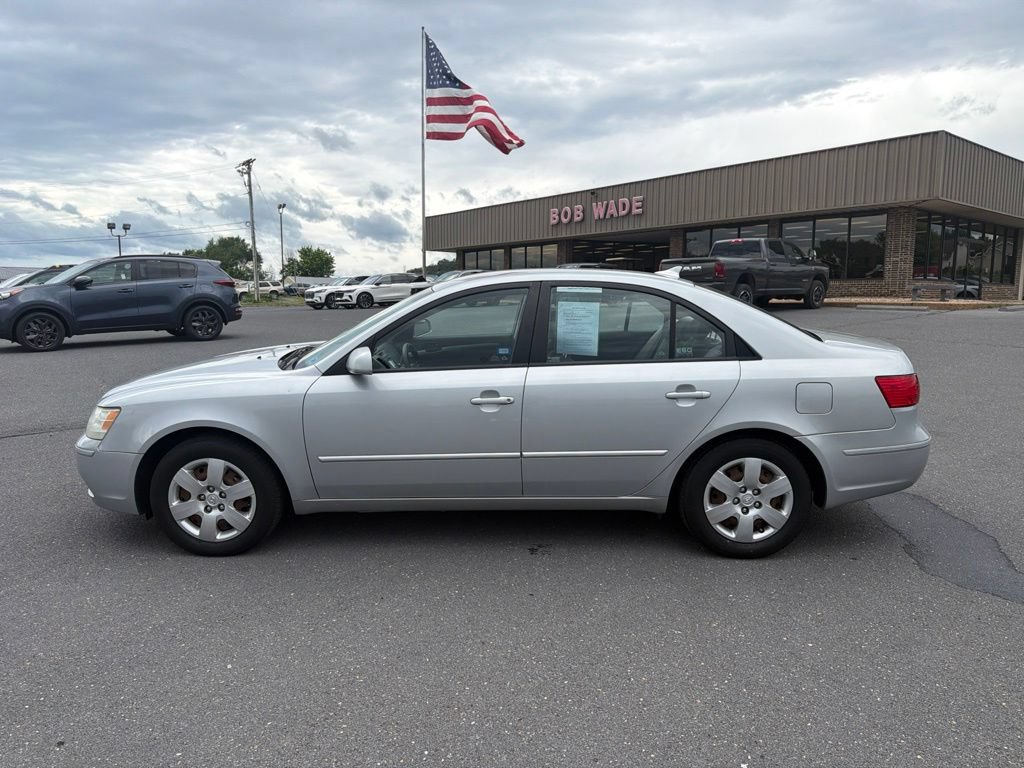 Used 2010 Hyundai Sonata GLS FWD image 2