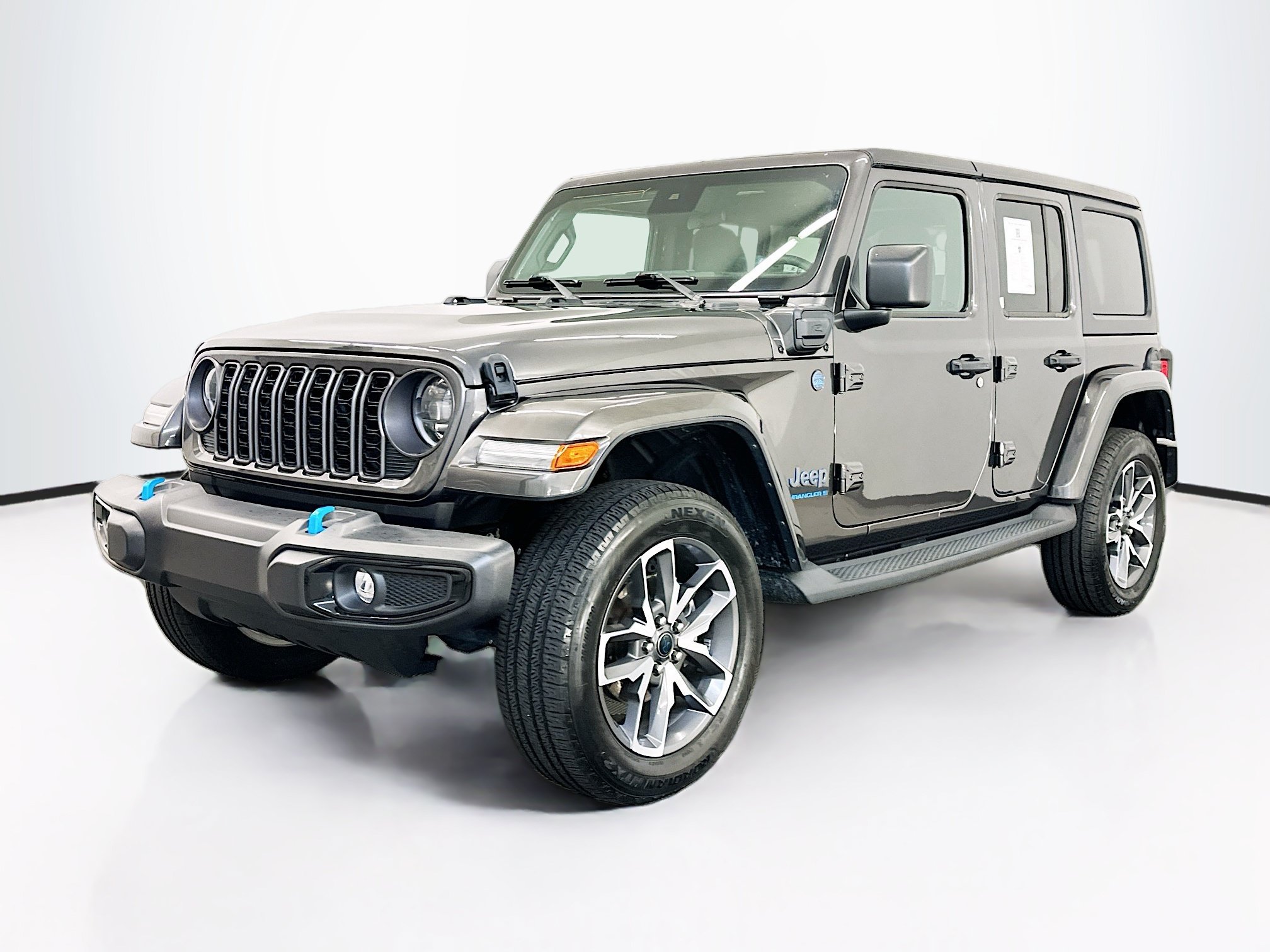 Used 2024 Jeep Wrangler Unlimited w/ Convenience Group AWD/4WD image 3