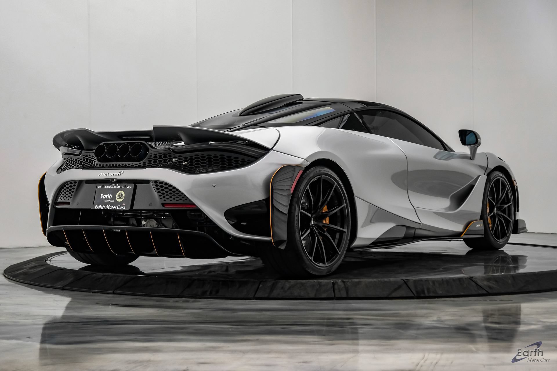 Used 2021 McLaren 765LT RWD image 23