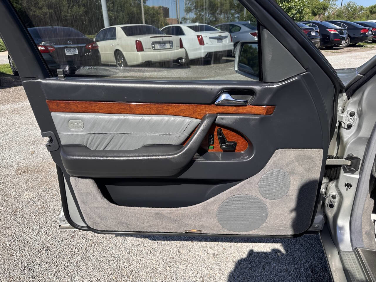 Used 1999 Mercedes-Benz S 320 image 9