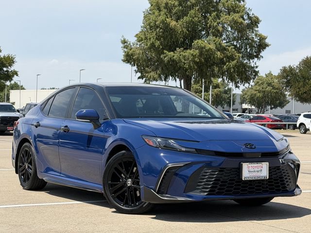 Used 2025 Toyota Camry SE w/ Convenience Package FWD image 2