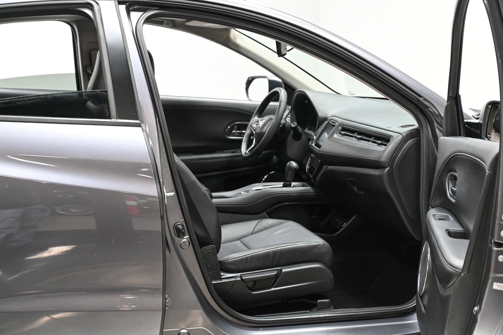 Used 2017 Honda HR-V EX-L image 17