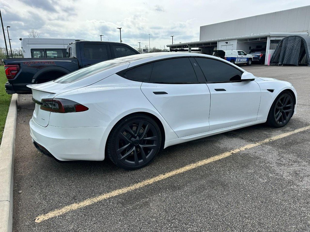 Used 2021 Tesla Model S Plaid image 12