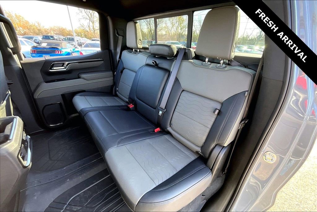 Used 2025 Chevrolet Silverado 1500 ZR2 w/ Dark Appearance Package image 21