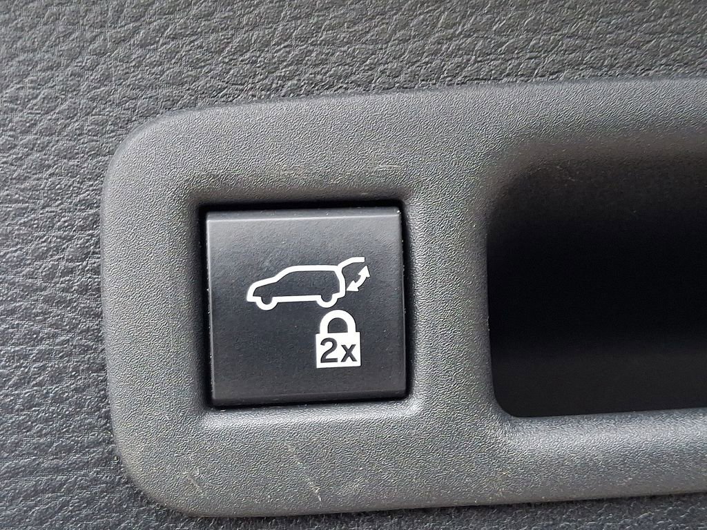 Used 2022 Toyota Sienna Platinum image 29