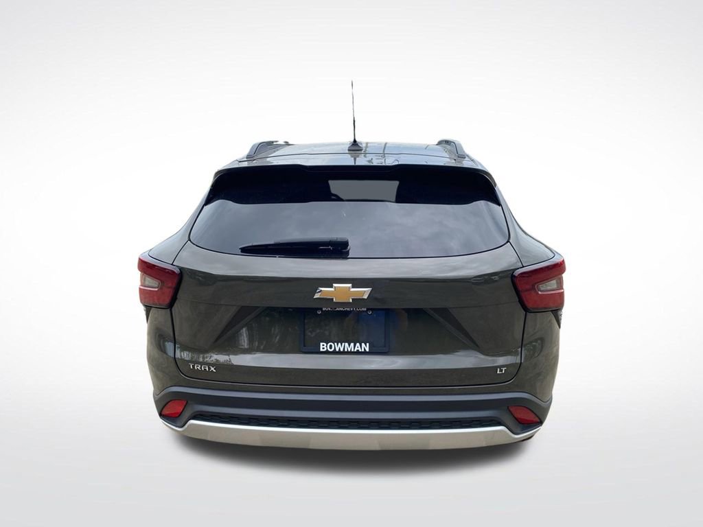 Used 2024 Chevrolet Trax LT w/ Sunroof Package FWD image 6