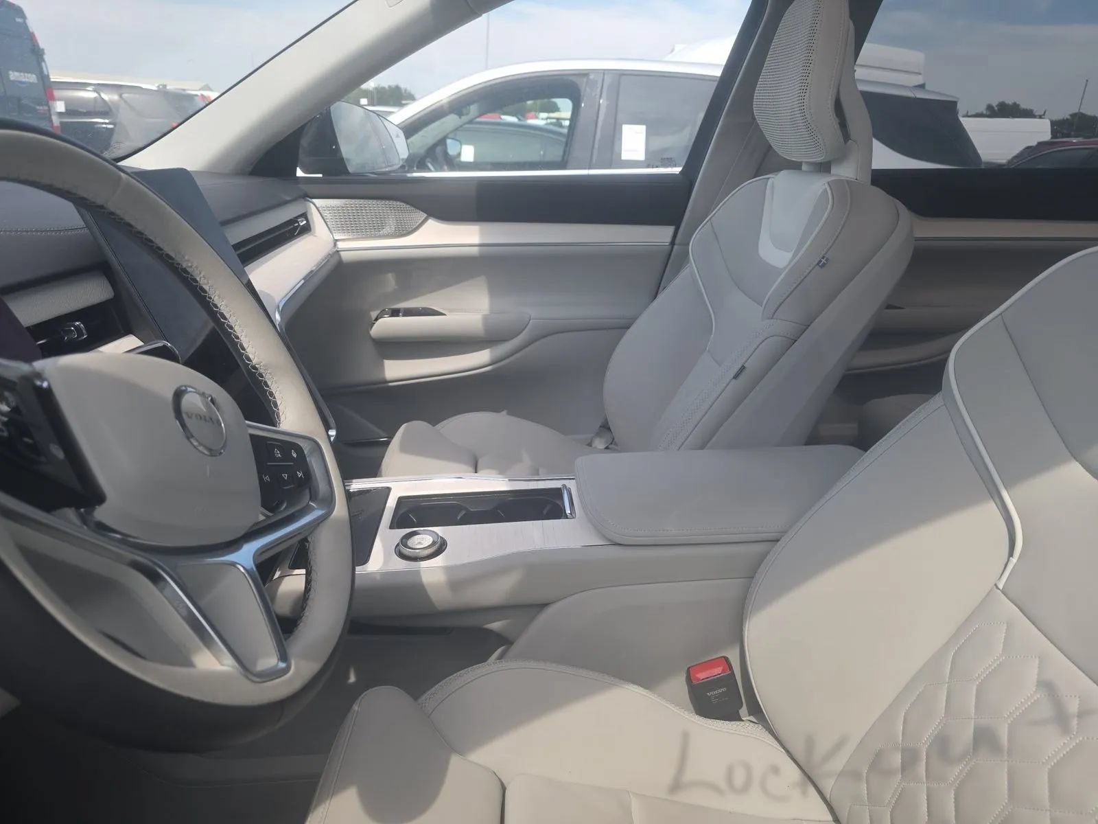 Used 2025 Volvo EX90 Ultra AWD/4WD image 2