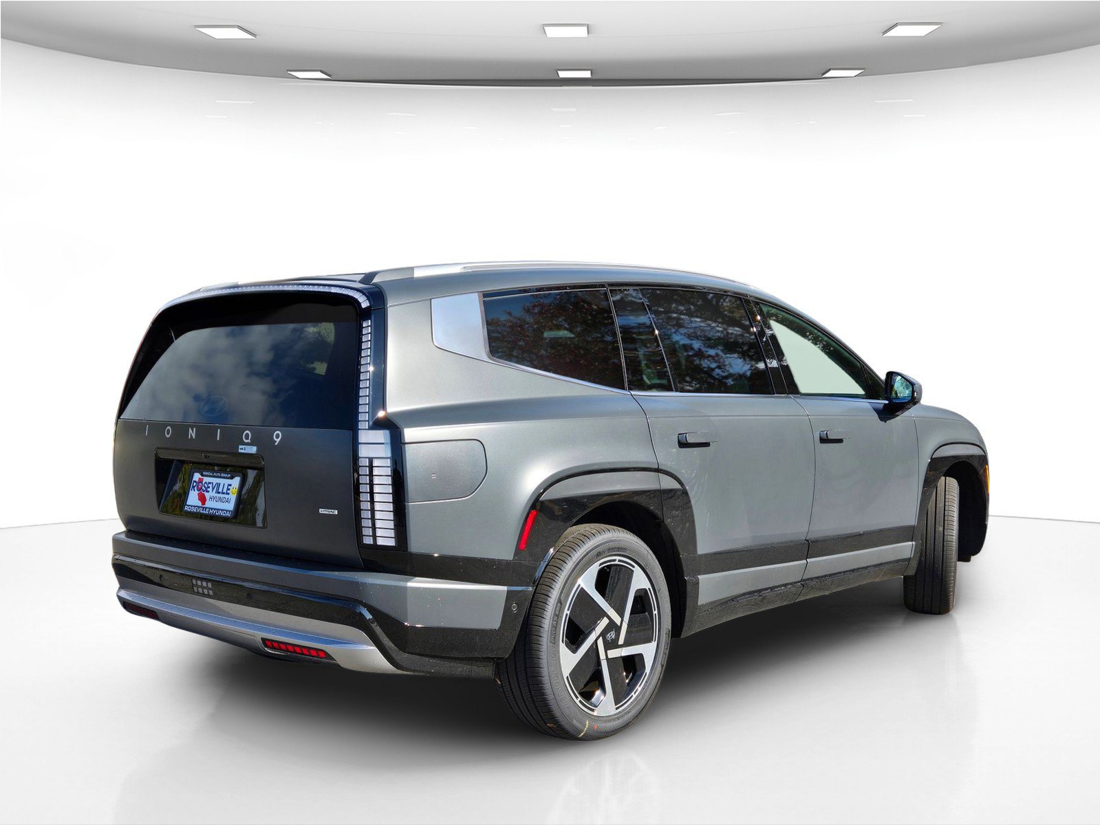 New 2026 Hyundai Ioniq 9 Limited image 8