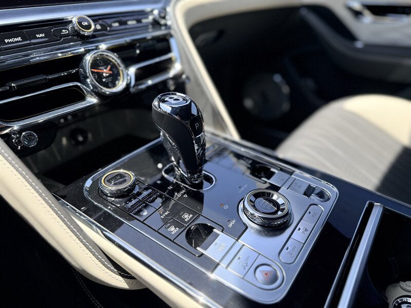 Used 2023 Bentley Flying Spur S V8 AWD/4WD image 27