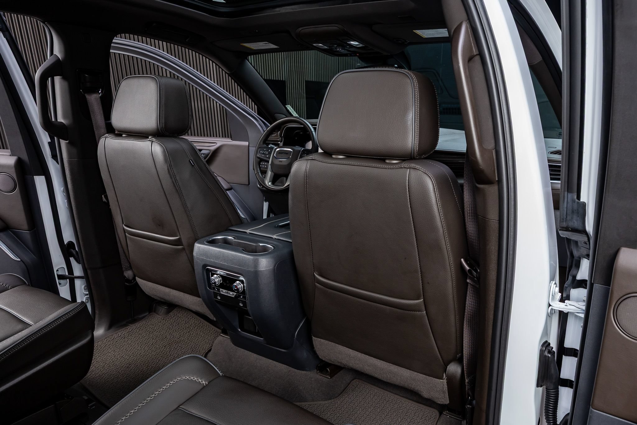 Used 2024 GMC Yukon Denali AWD/4WD image 33