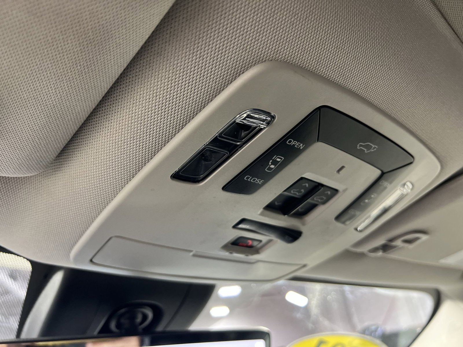 Used 2021 Toyota Sienna Limited FWD image 37