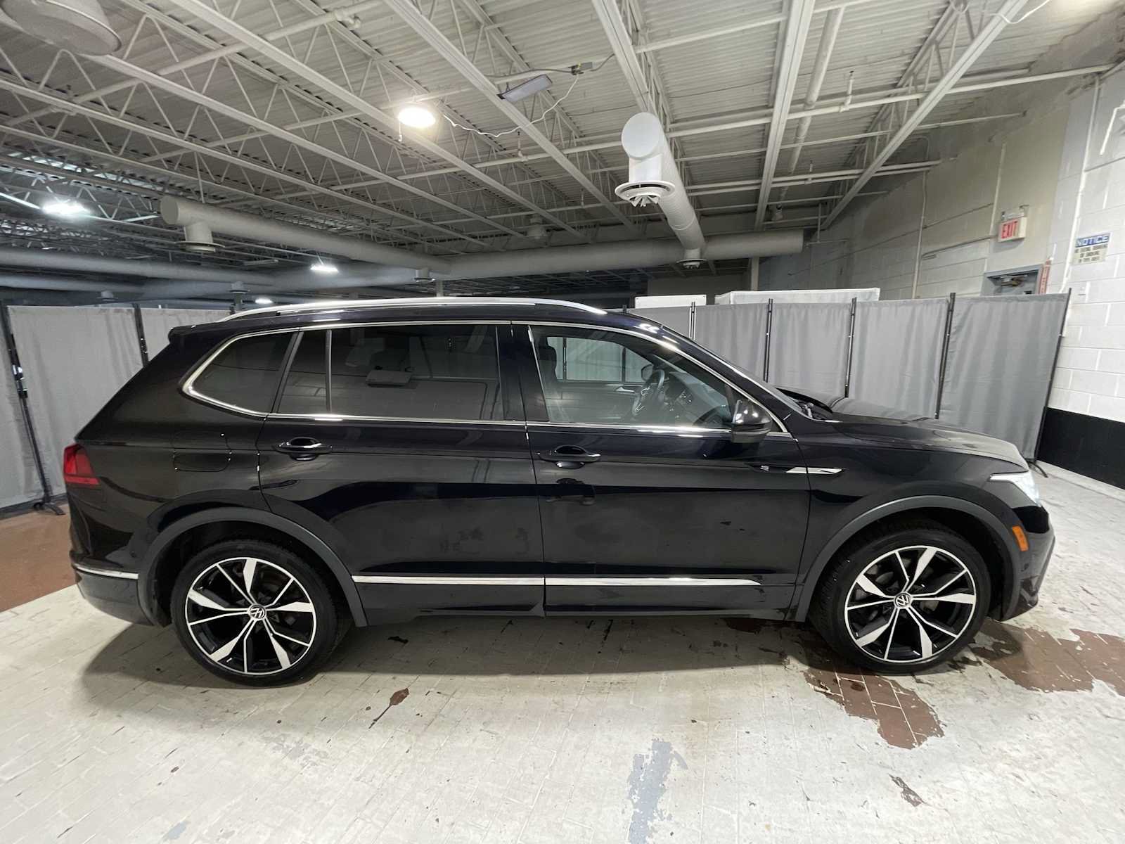 Used 2022 Volkswagen Tiguan SEL R-Line AWD/4WD image 27