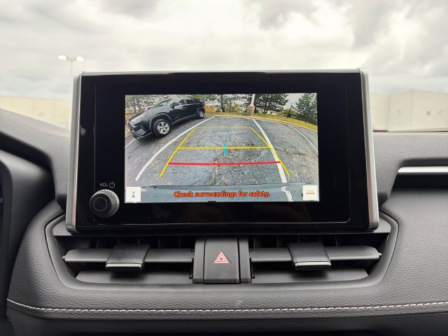 Used 2024 Toyota RAV4 LE AWD/4WD image 29