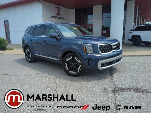 Used 2023 Kia Telluride EX w/ EX Captain's Chair Package AWD/4WD image 1