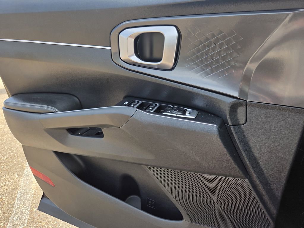 Used 2023 Kia Sorento LX image 17