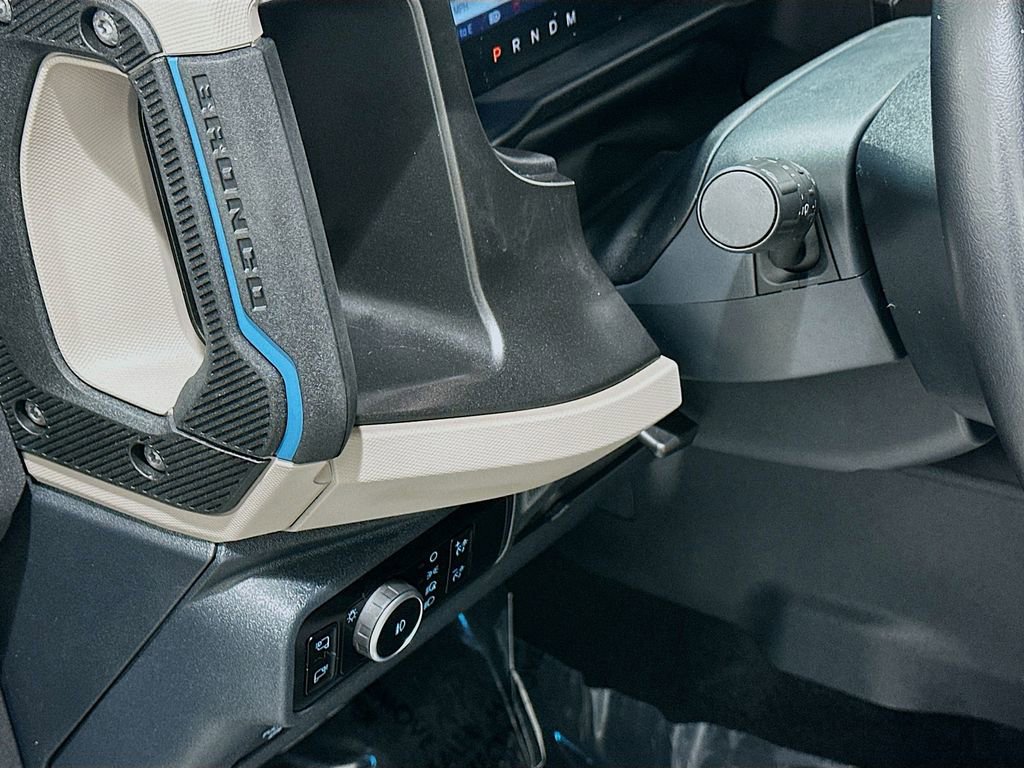 Used 2023 Ford Bronco Wildtrak image 10