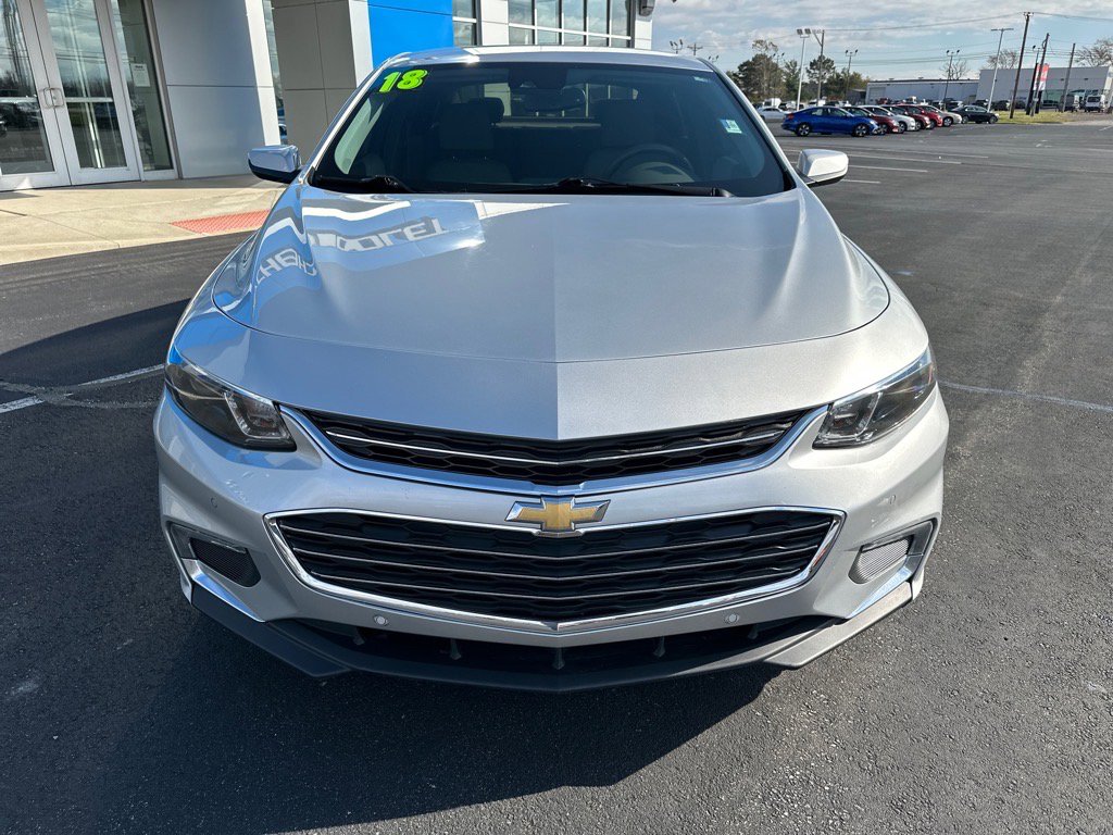 Used 2018 Chevrolet Malibu LT w/ Driver Confidence Package image 2