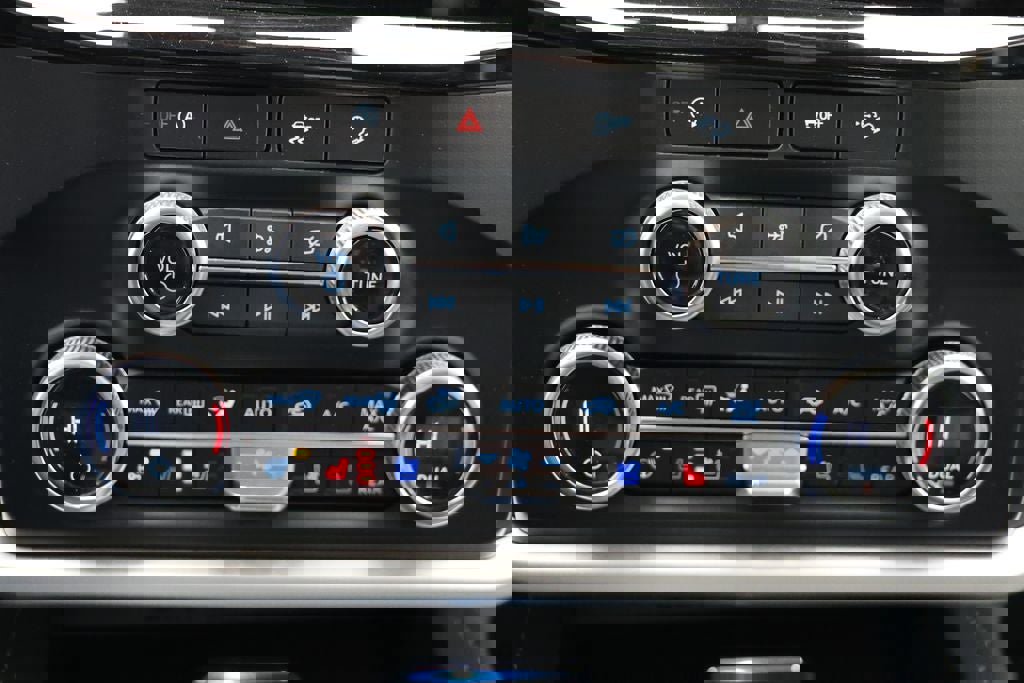 Used 2024 Ford Expedition XLT image 23