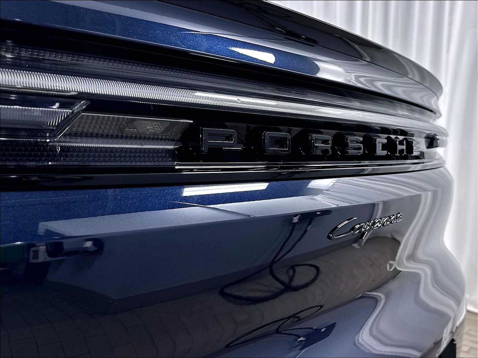 New 2026 Porsche Cayenne Coupe AWD/4WD image 33