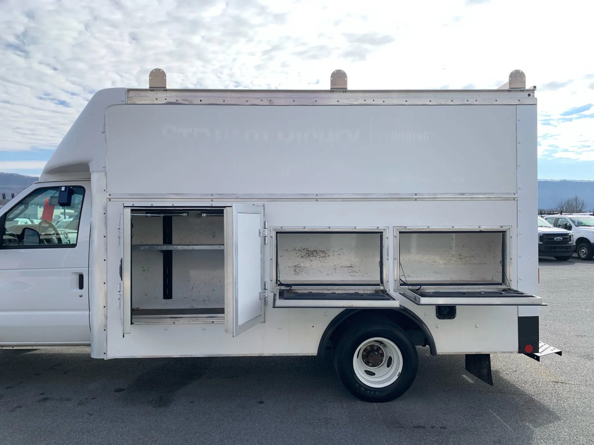 Used 2019 Ford E-450 and Econoline 450 Super Duty w/ Power Windows & Locks Group image 23