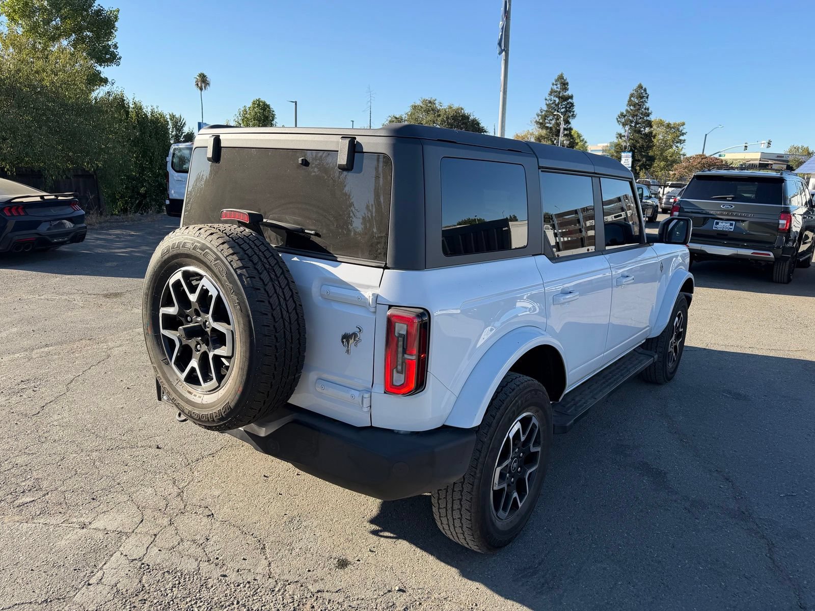 Used 2024 Ford Bronco Outer Banks AWD/4WD image 5