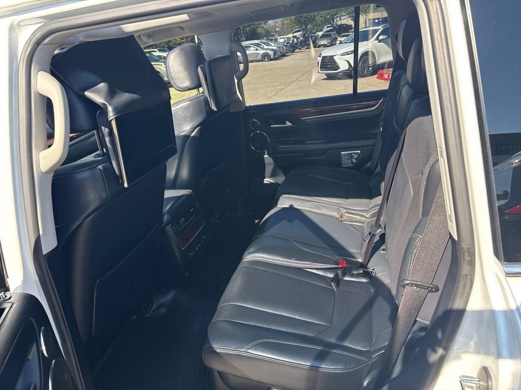 Used 2019 Lexus LX 570 4WD w/ Luxury Package image 19
