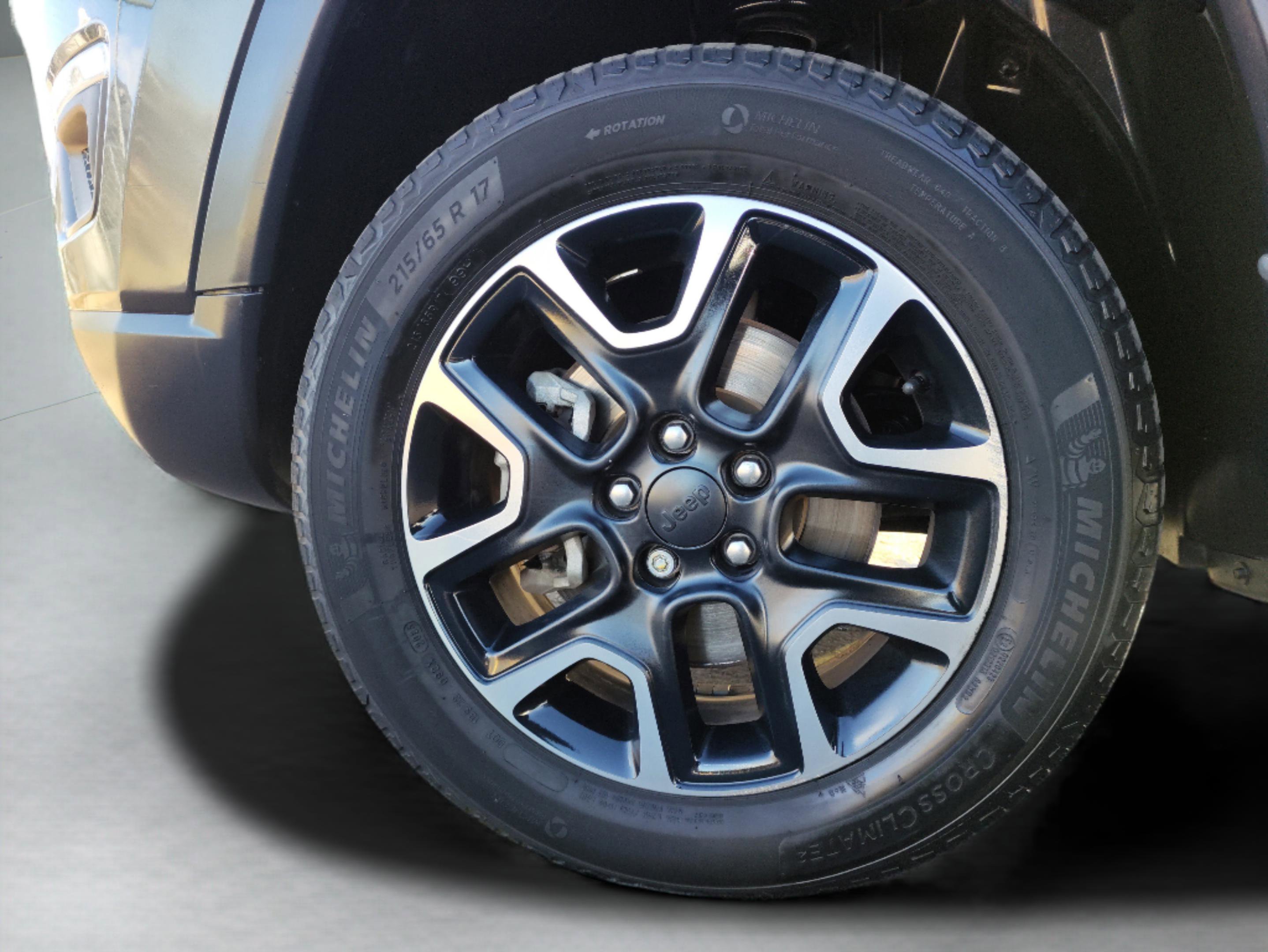 Used 2019 Jeep Compass Trailhawk w/ Cold Weather Group image 37