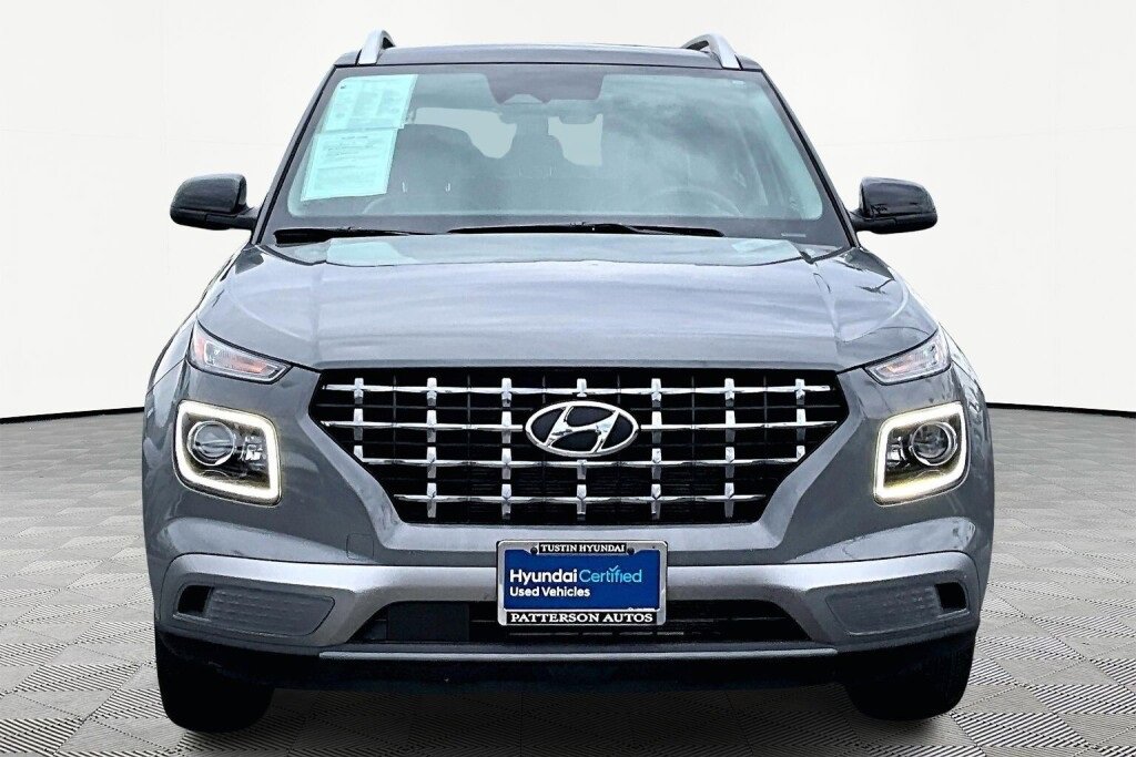 Certified 2023 Hyundai Venue Limited image 3