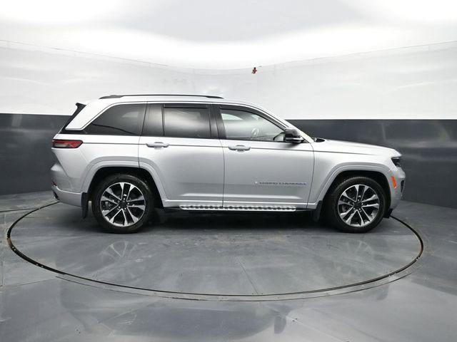 Used 2023 Jeep Grand Cherokee Overland w/ Advanced Protech Group III image 11