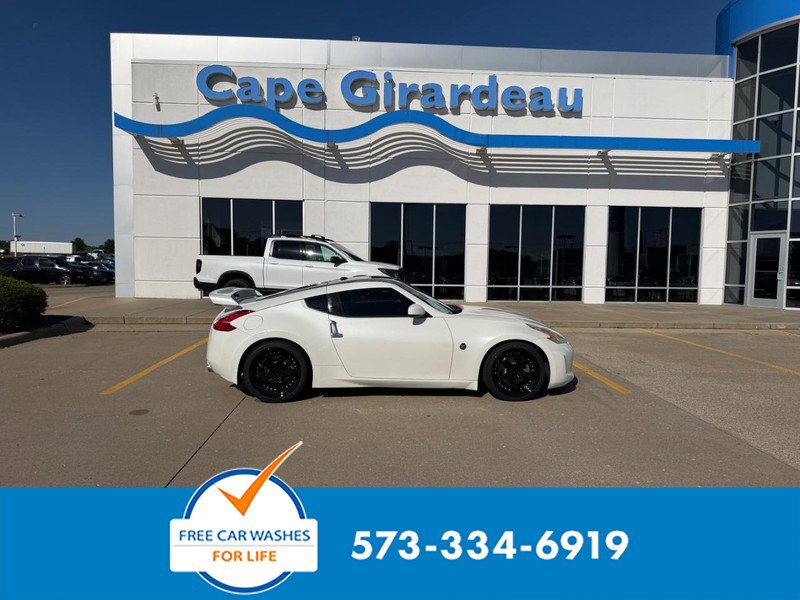 Used 2014 Nissan 370Z Touring w/ Aerodynamics Package RWD image 1