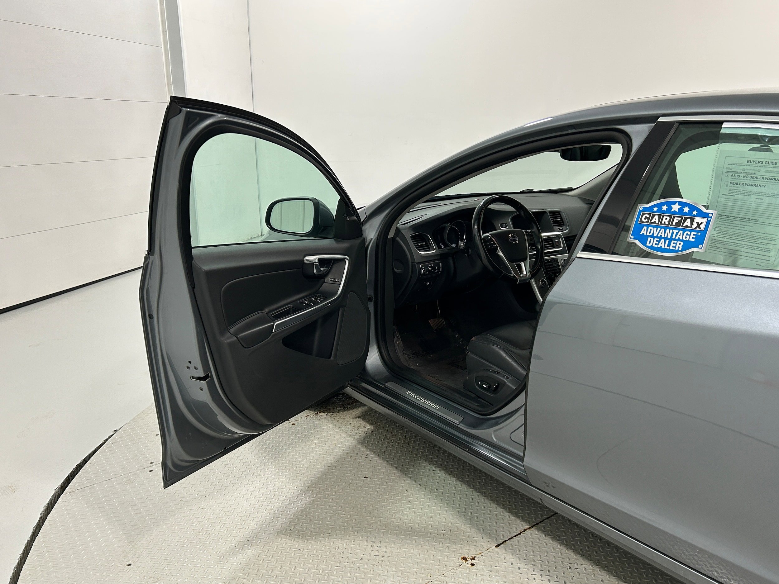 Used 2018 Volvo S60 T5 Inscription Platinum w/ Climate Package AWD/4WD image 22