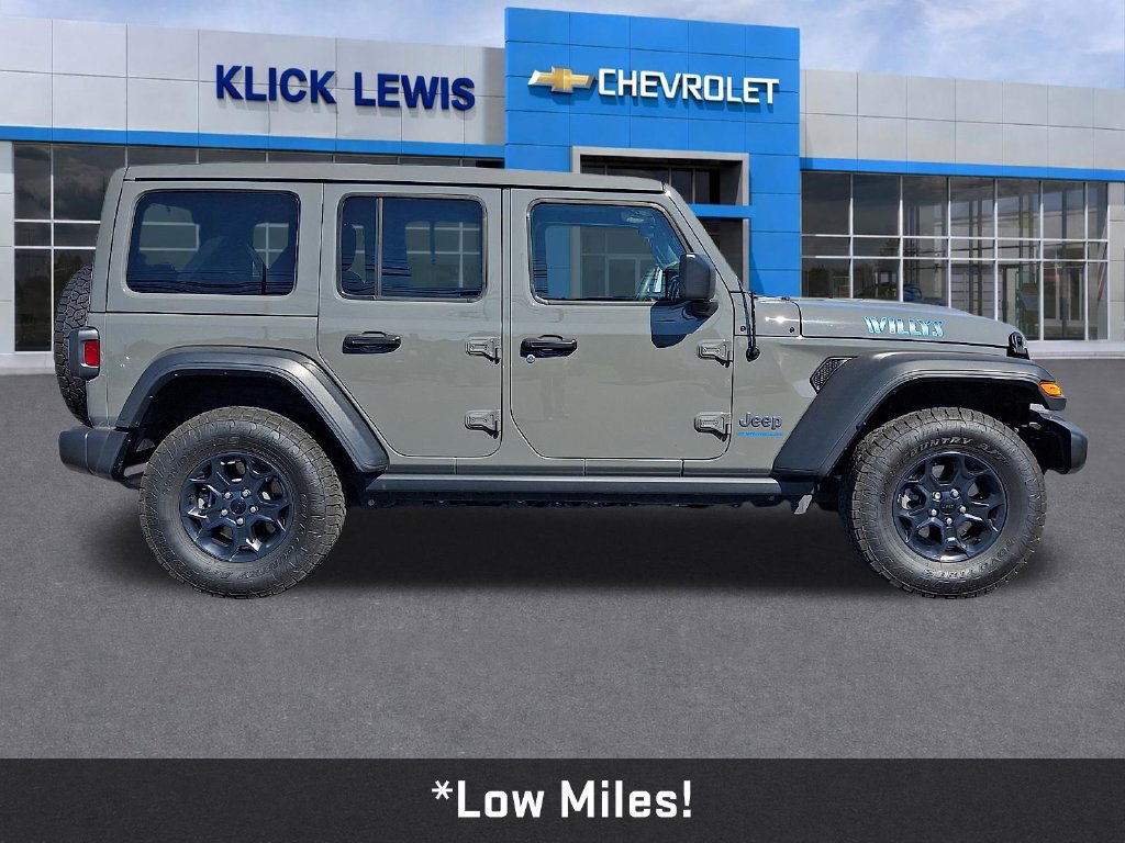 Used 2023 Jeep Wrangler Unlimited w/ Sun & Screen Package AWD/4WD image 9