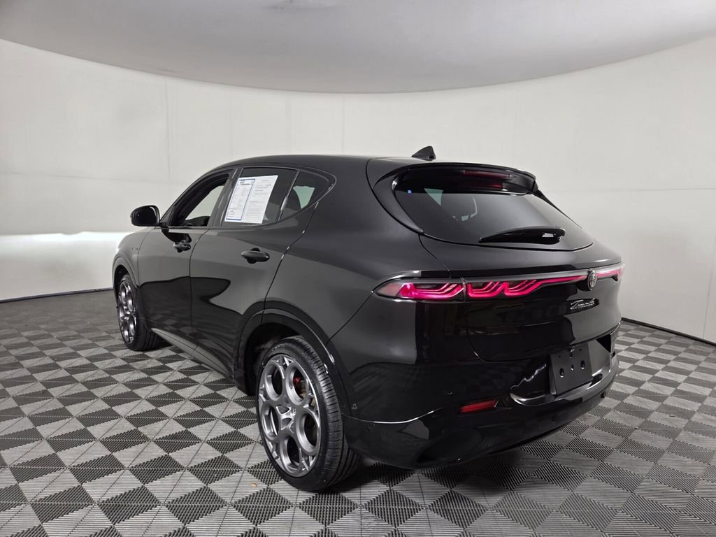 Used 2025 Alfa Romeo Tonale Veloce w/ Premium Package image 7