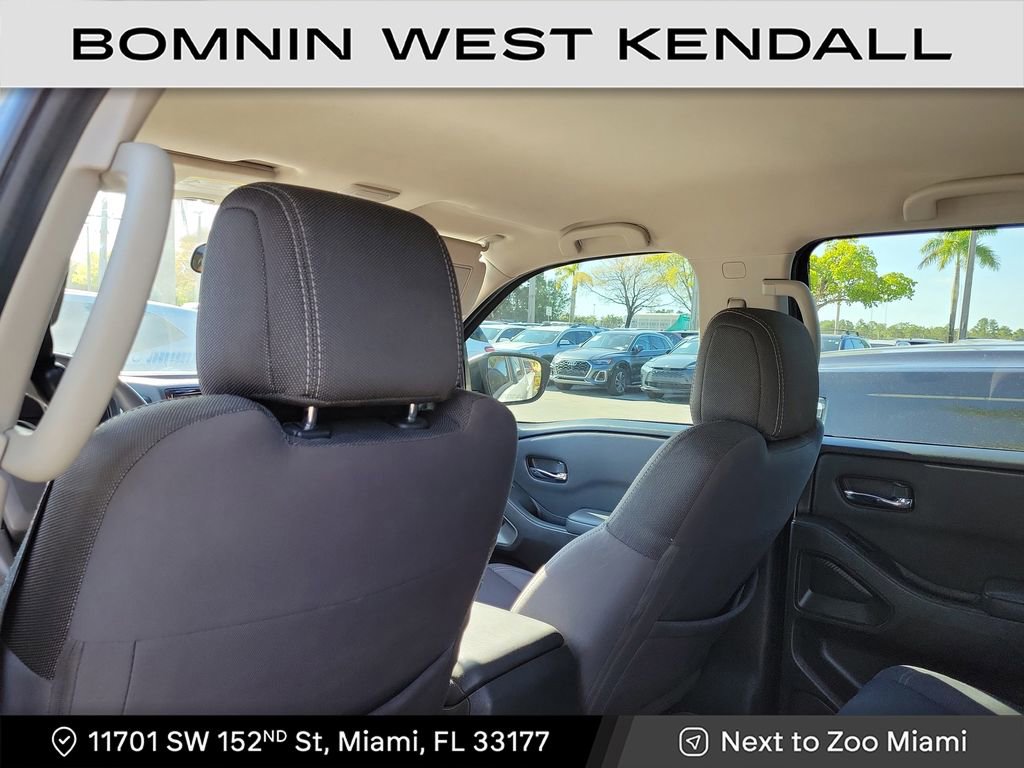 Used 2022 Nissan Frontier SV image 10