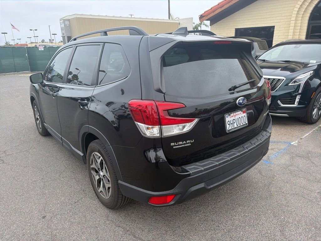 Used 2020 Subaru Forester Premium AWD/4WD image 6