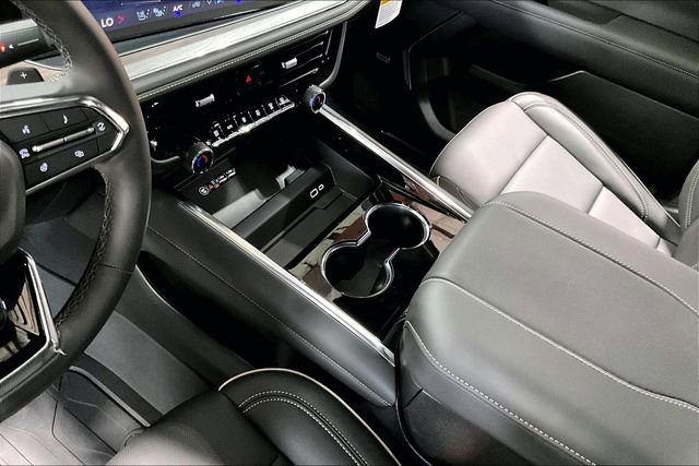 New 2026 Chevrolet Suburban Premier AWD/4WD image 8