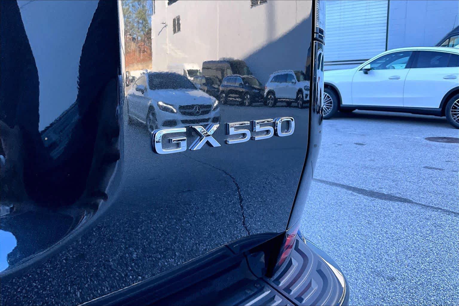 Used 2024 Lexus GX 550 w/ Accessory Package (2T) AWD/4WD image 30