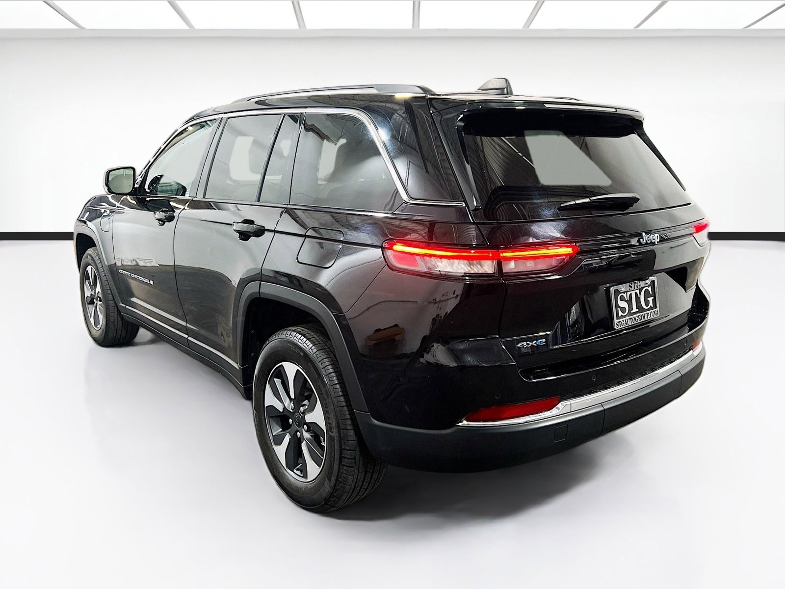 Used 2022 Jeep Grand Cherokee Limited 4xe AWD/4WD image 6